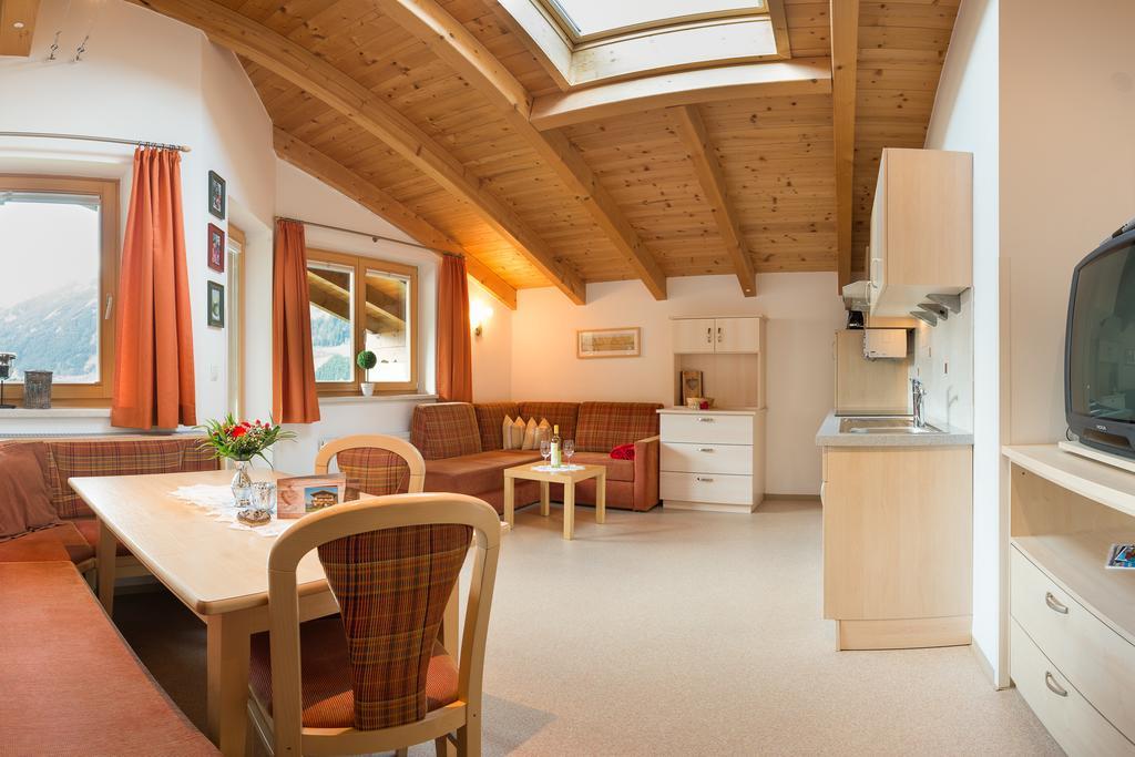 Haus Fernblick Ξενοδοχείο Neustift im Stubaital Δωμάτιο φωτογραφία
